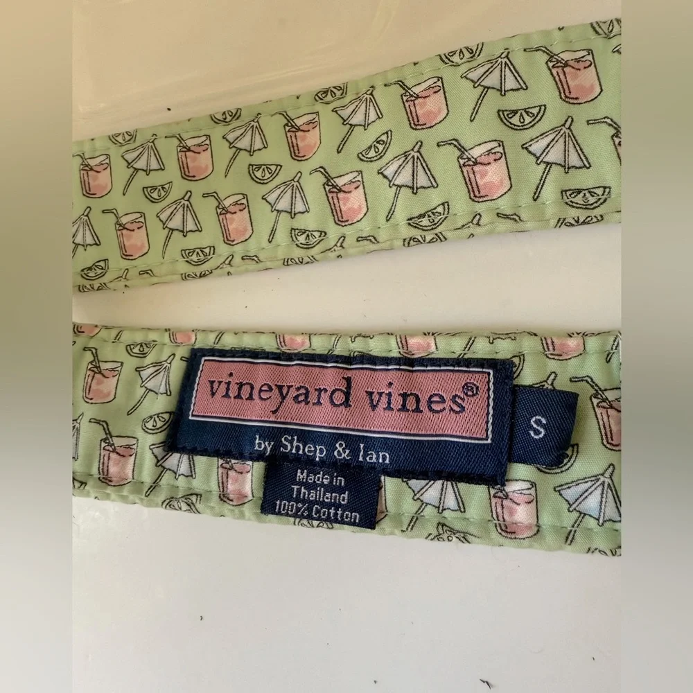 Vineyard Vines cocktail themed belt‎